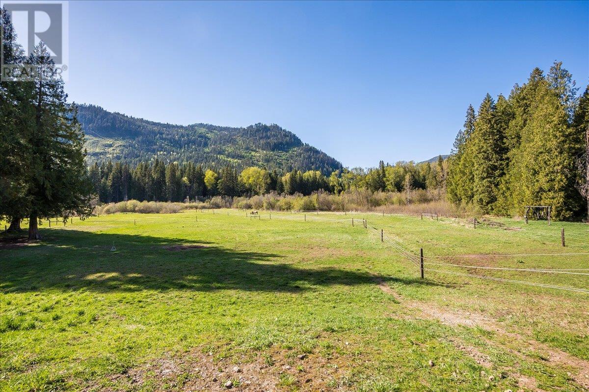 3371 Highway 3b, Fruitvale, British Columbia  V0G 1L1 - Photo 82 - 10345823