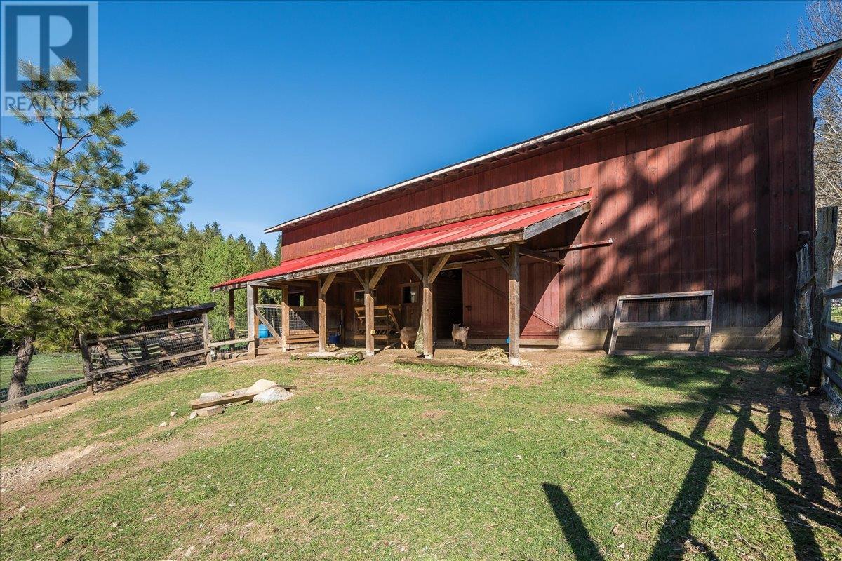 3371 Highway 3b, Fruitvale, British Columbia  V0G 1L1 - Photo 88 - 10345823