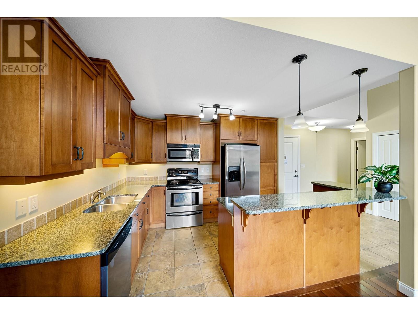 1390 Hillside Drive Unit# 307, Kamloops, British Columbia  V2E 0A6 - Photo 2 - 10346360