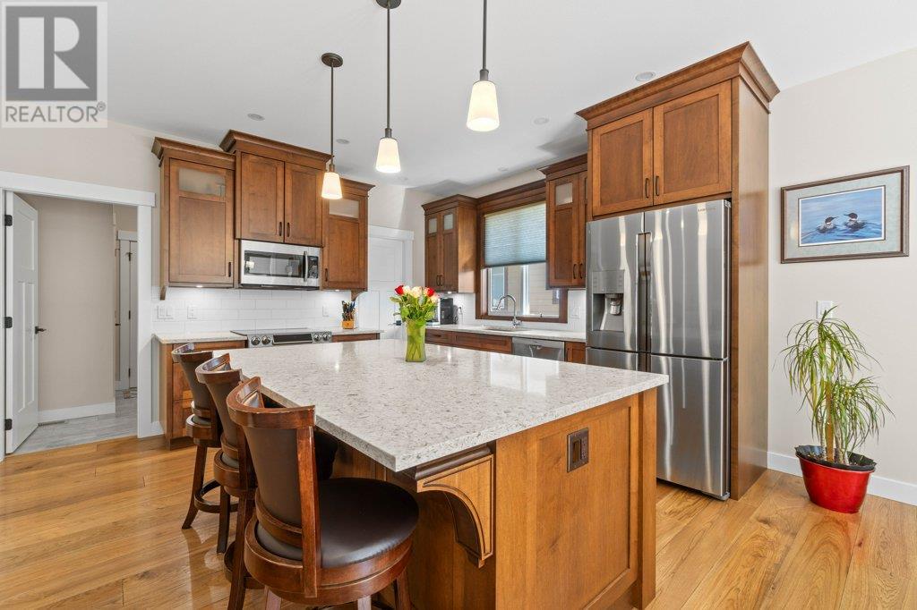 1321 24 Street Se, Salmon Arm, British Columbia  V1E 0E3 - Photo 3 - 10346528