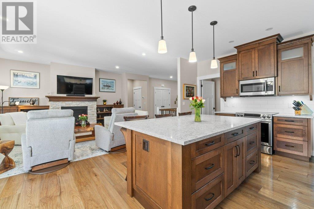 1321 24 Street Se, Salmon Arm, British Columbia  V1E 0E3 - Photo 4 - 10346528