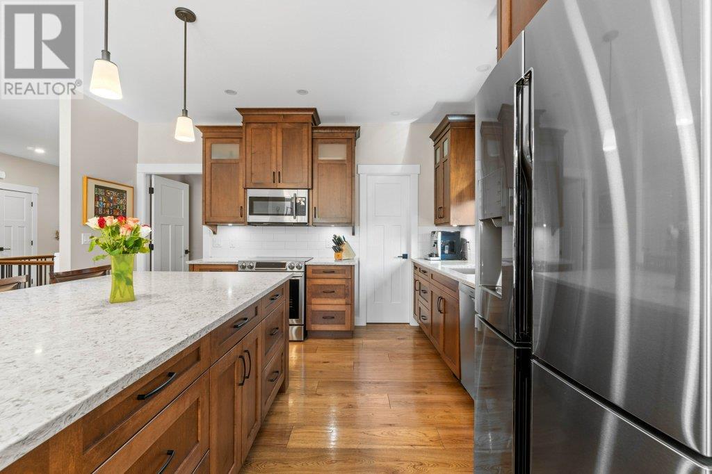 1321 24 Street Se, Salmon Arm, British Columbia  V1E 0E3 - Photo 5 - 10346528