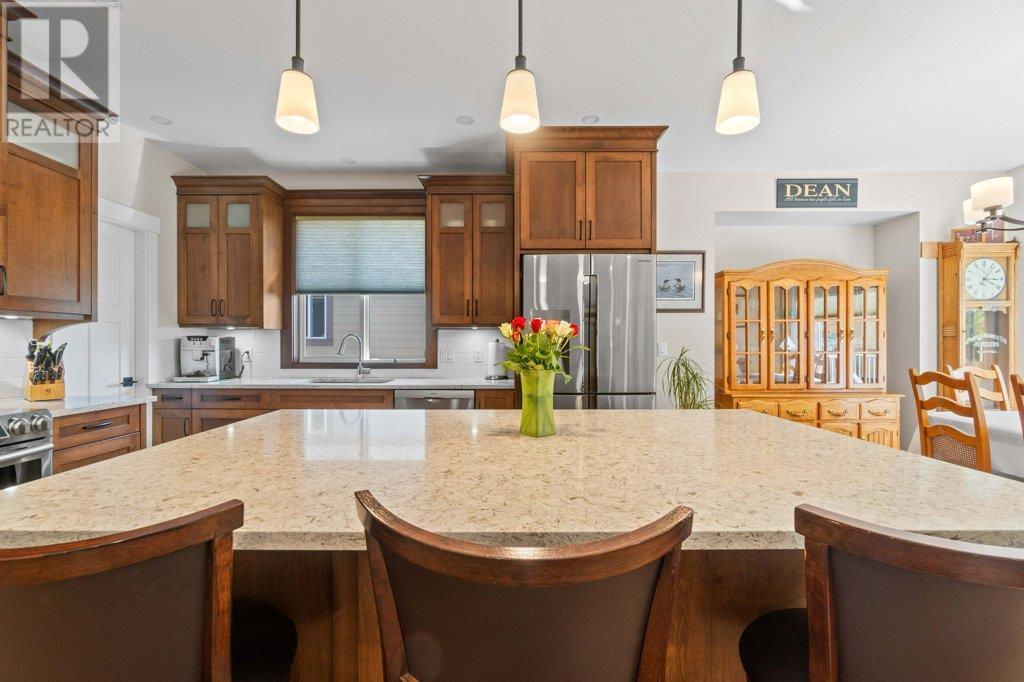 1321 24 Street Se, Salmon Arm, British Columbia  V1E 0E3 - Photo 6 - 10346528