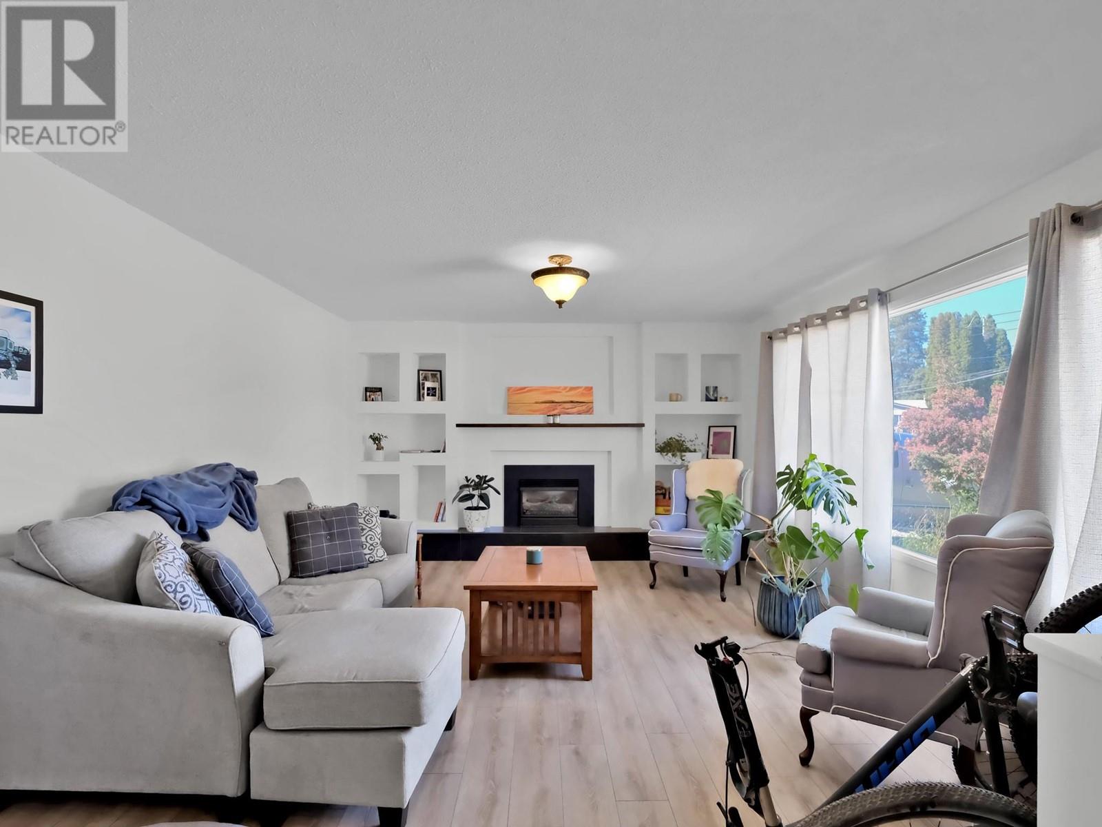 1482 Columbia Street, Penticton, British Columbia  V2A 3X8 - Photo 2 - 10346798