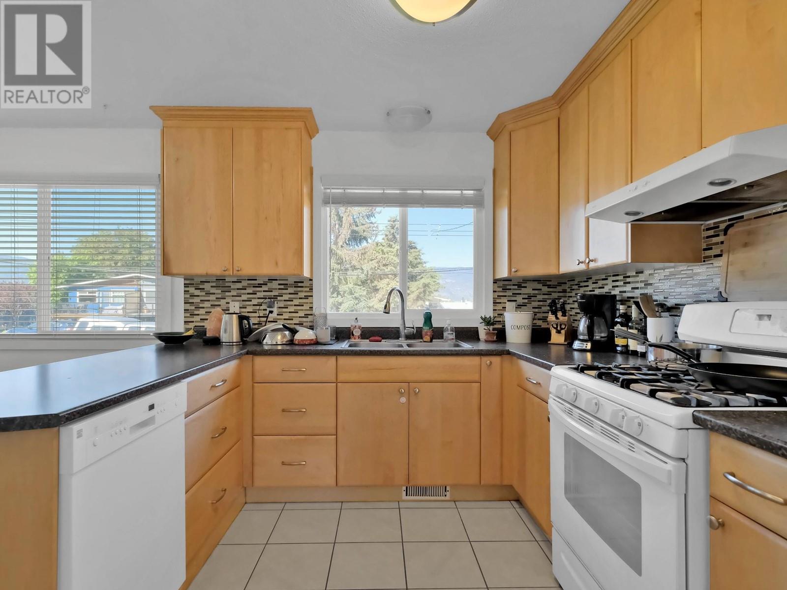 1482 Columbia Street, Penticton, British Columbia  V2A 3X8 - Photo 5 - 10346798