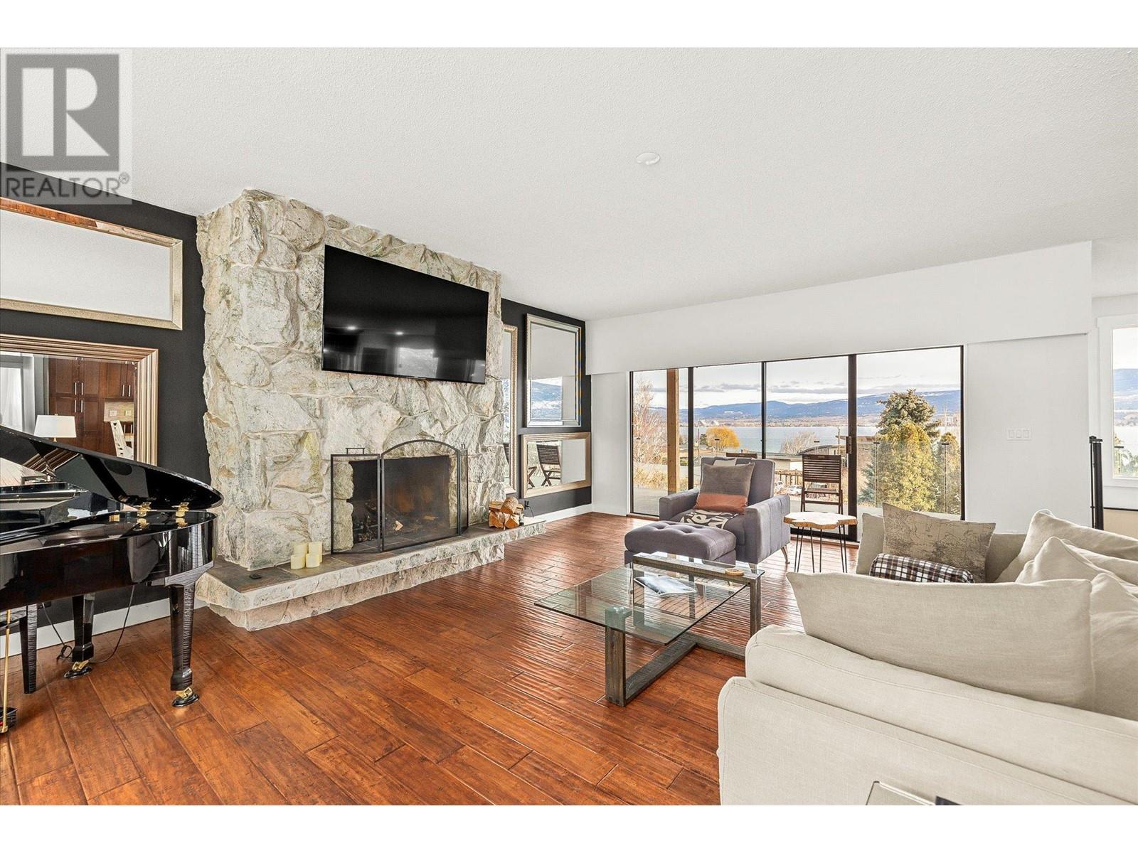 2741 Benedick Road, West Kelowna, British Columbia  V1Z 1V1 - Photo 1 - 10346765