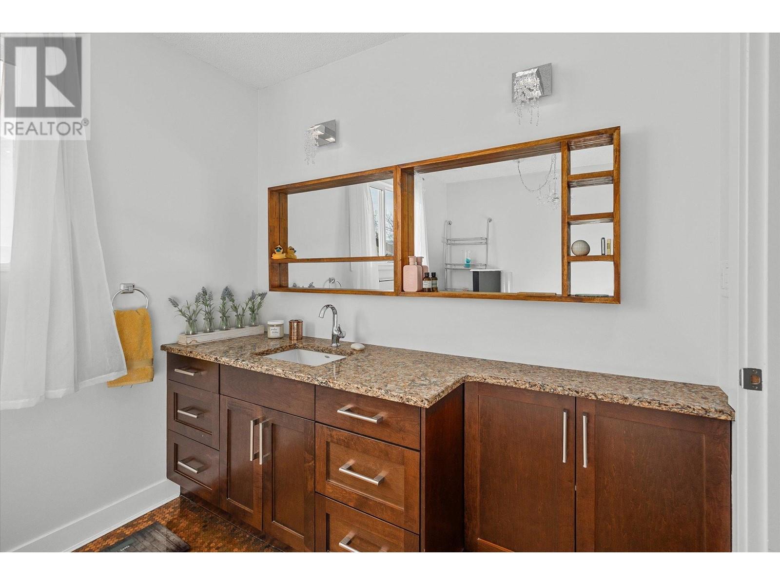 2741 Benedick Road, West Kelowna, British Columbia  V1Z 1V1 - Photo 23 - 10346765