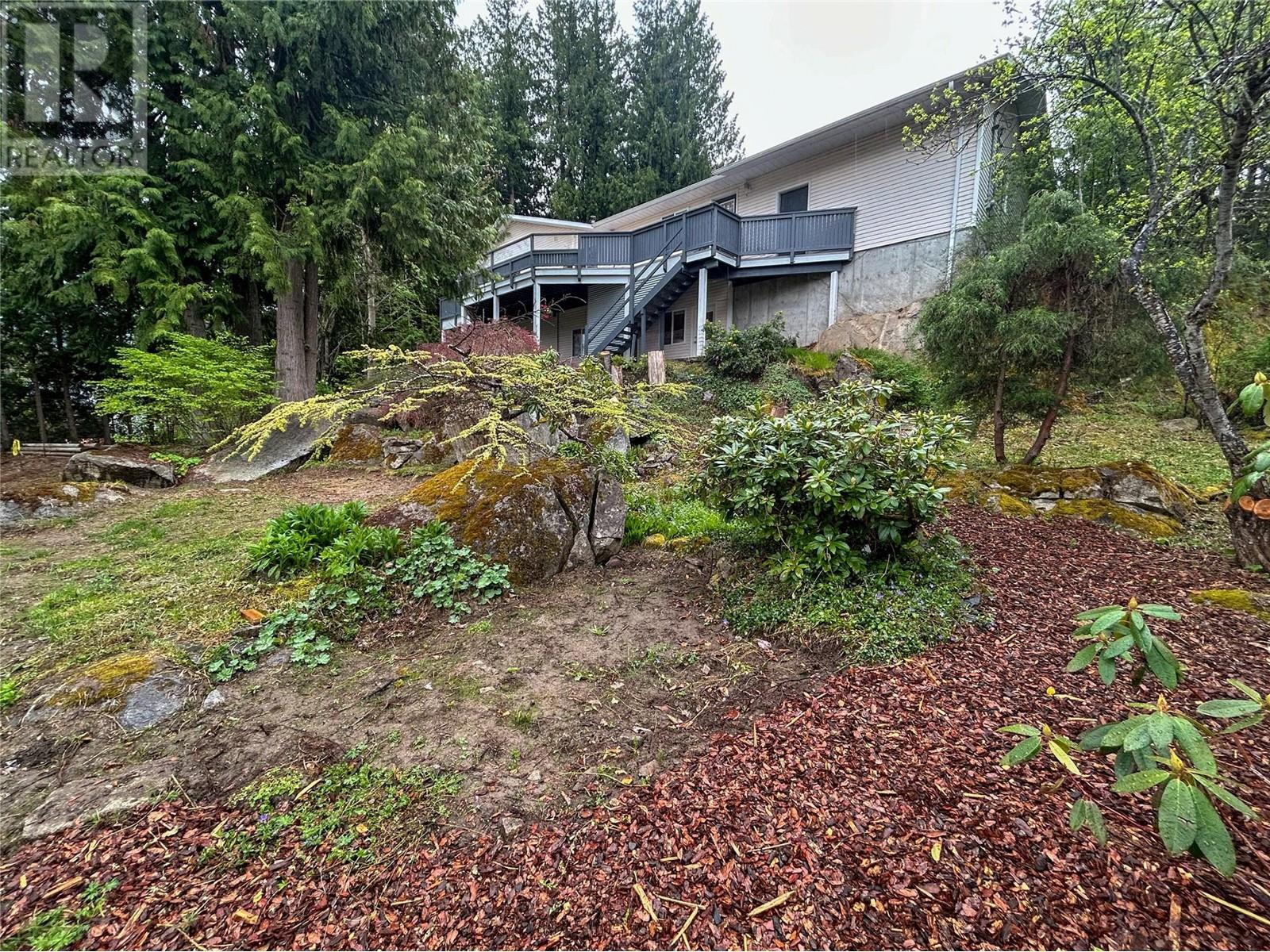 822 Richards West Street, Nelson, British Columbia  V1L 6E3 - Photo 10 - 10346746
