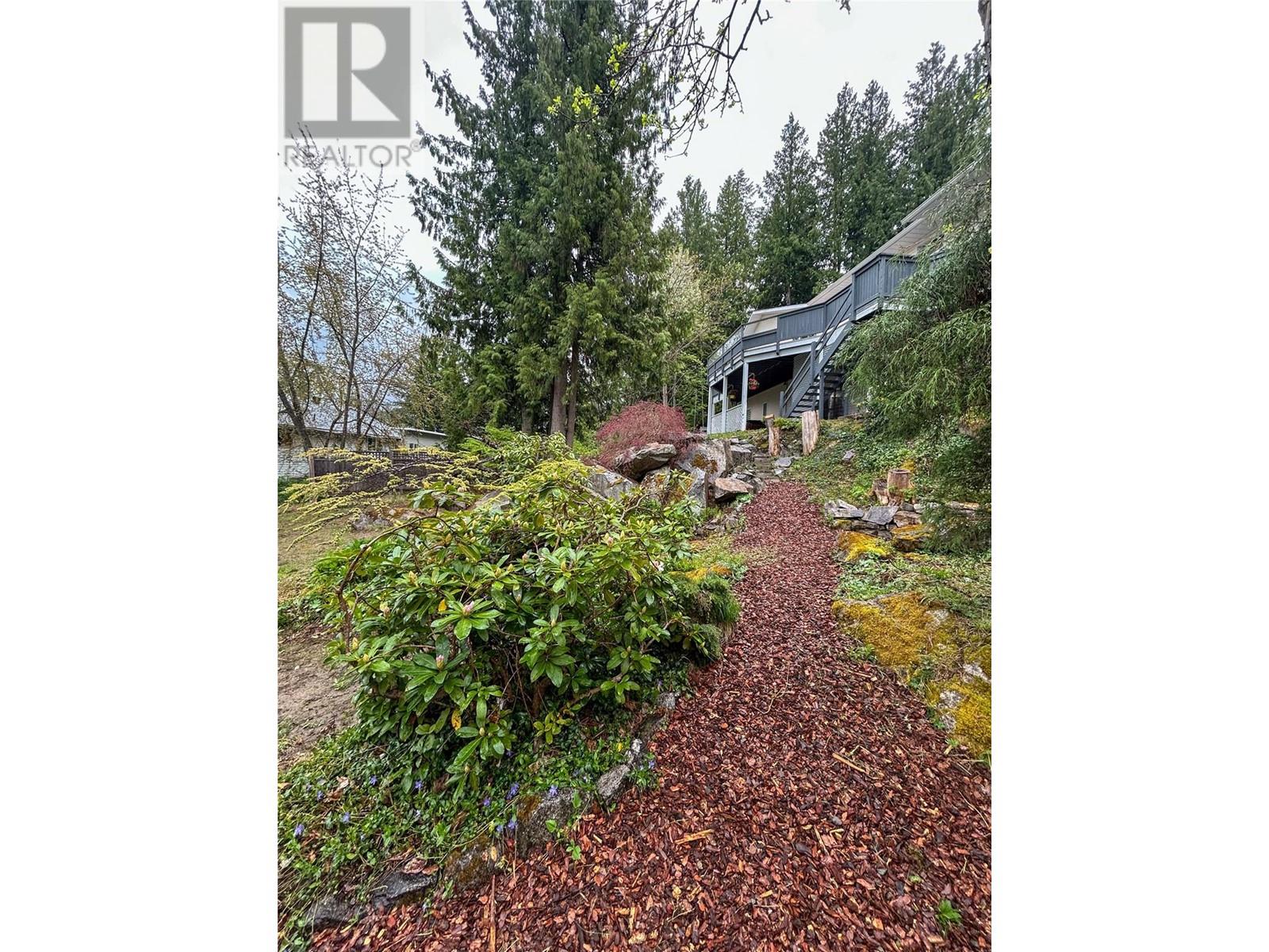 822 Richards West Street, Nelson, British Columbia  V1L 6E3 - Photo 15 - 10346746