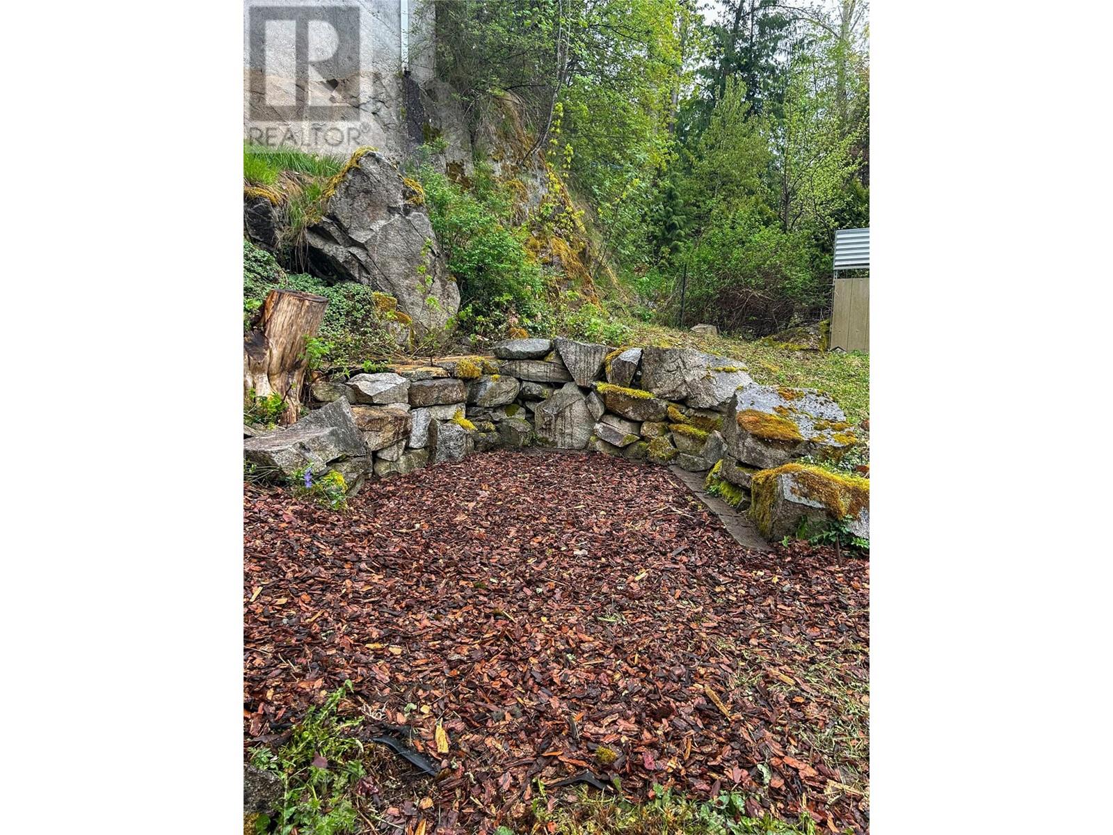 822 Richards West Street, Nelson, British Columbia  V1L 6E3 - Photo 16 - 10346746