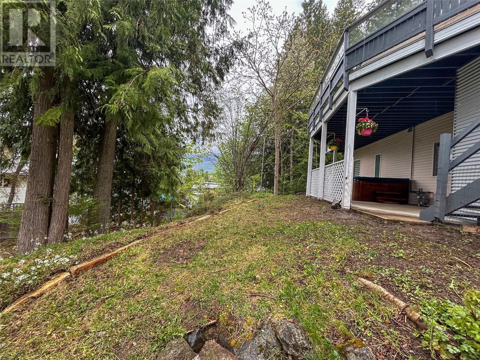 822 Richards West Street, Nelson, British Columbia  V1L 6E3 - Photo 19 - 10346746