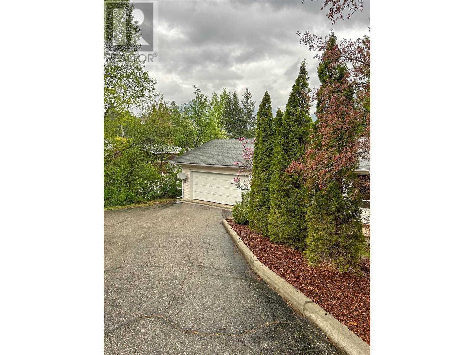 822 Richards West Street, Nelson, British Columbia  V1L 6E3 - Photo 23 - 10346746
