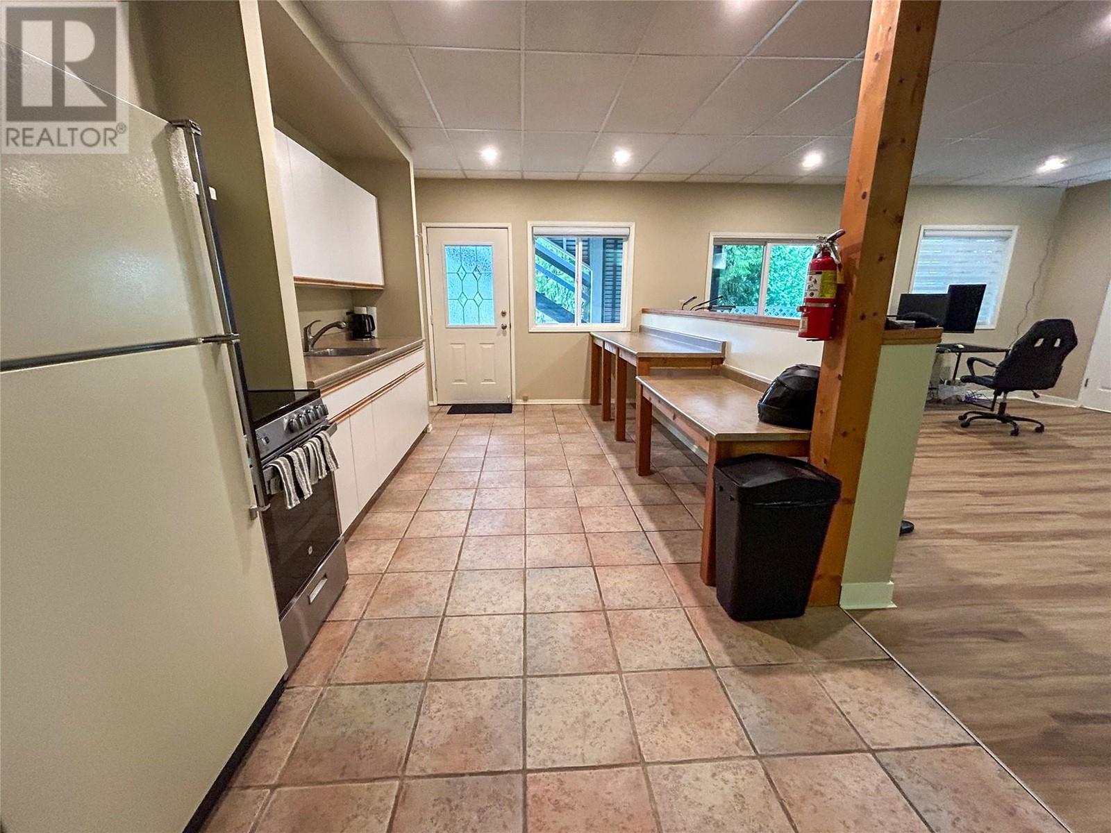 822 Richards West Street, Nelson, British Columbia  V1L 6E3 - Photo 50 - 10346746