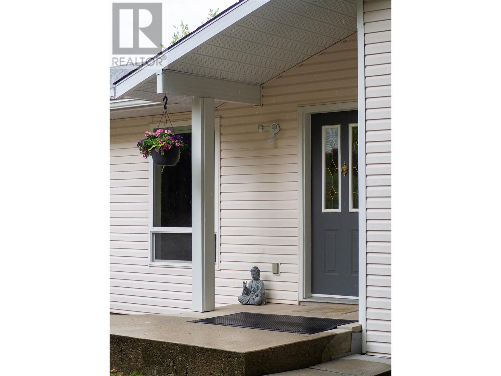 822 Richards West Street, Nelson, British Columbia  V1L 6E3 - Photo 6 - 10346746