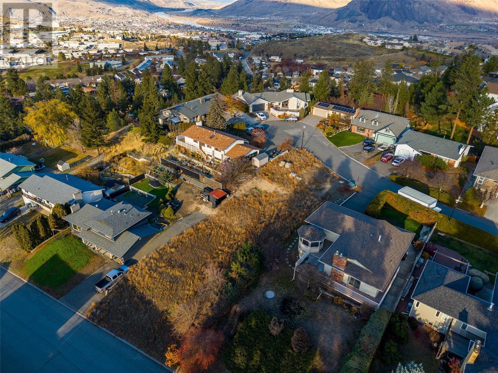 736 Gleneagles Drive, Kamloops, British Columbia  V2E 1J8 - Photo 5 - 10345893