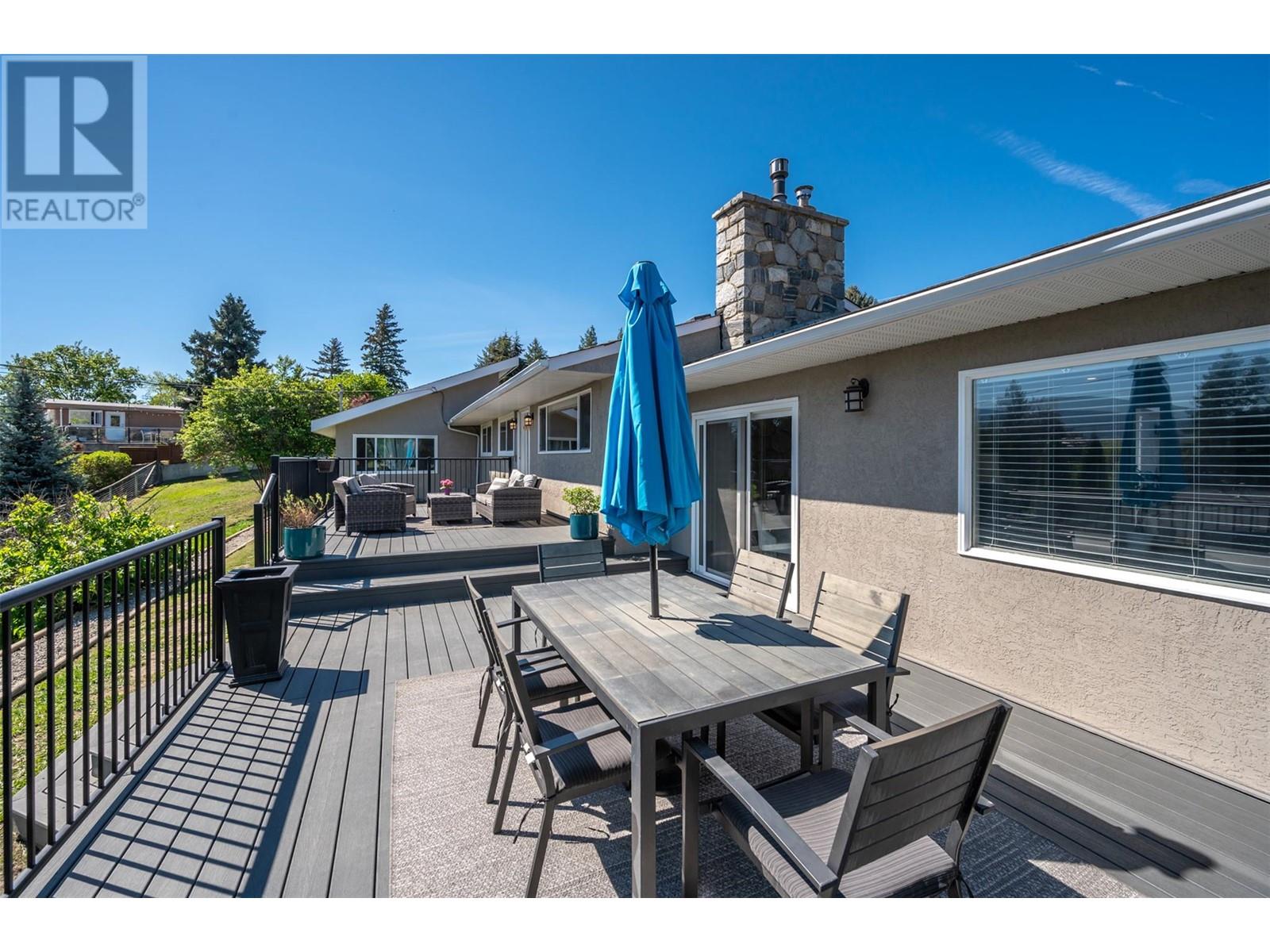 1107 Park Place, Penticton, British Columbia  V2A 8X9 - Photo 2 - 10346787