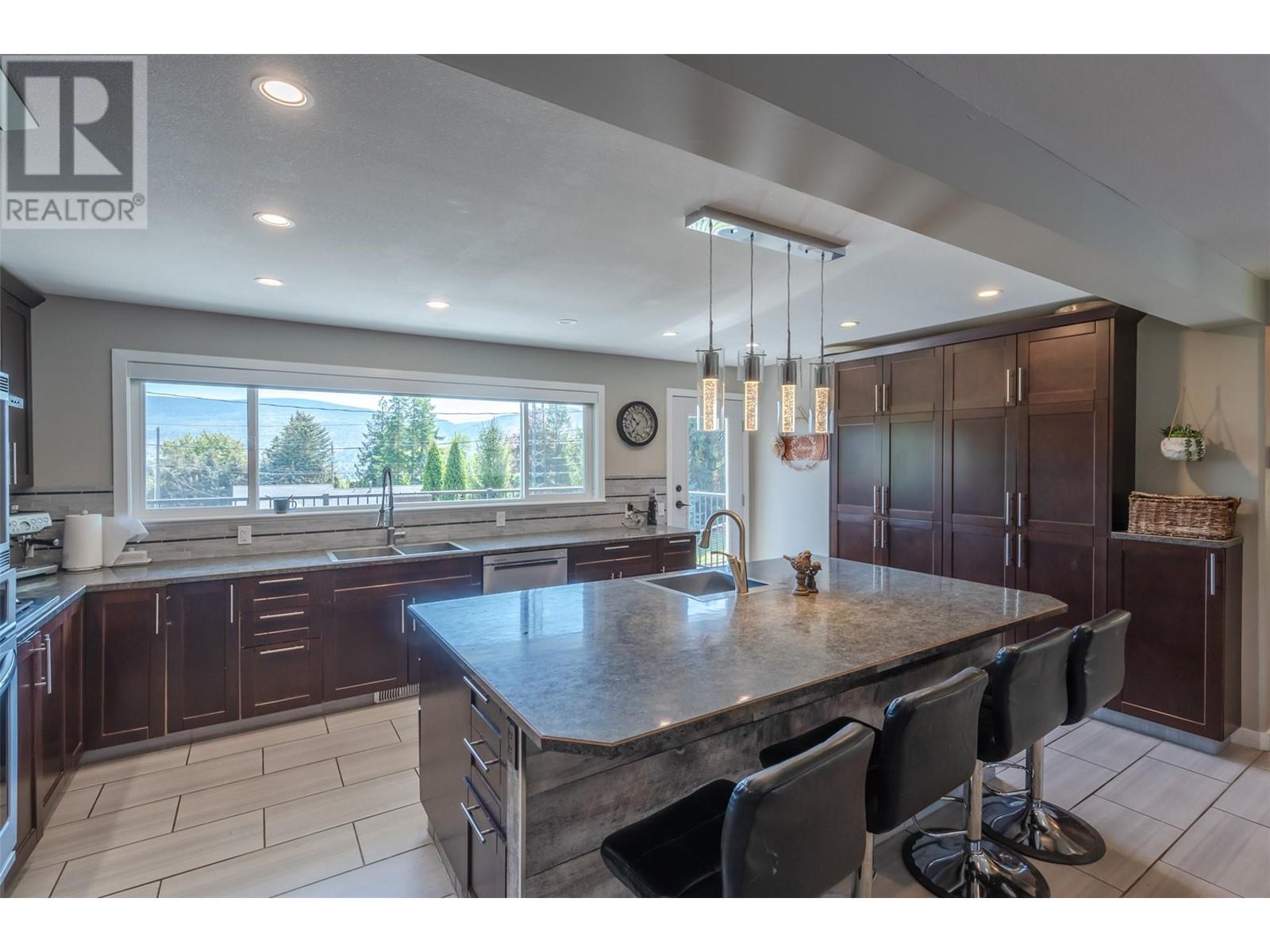 1107 Park Place, Penticton, British Columbia  V2A 8X9 - Photo 39 - 10346787