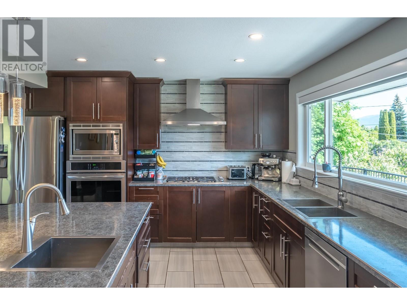 1107 Park Place, Penticton, British Columbia  V2A 8X9 - Photo 42 - 10346787