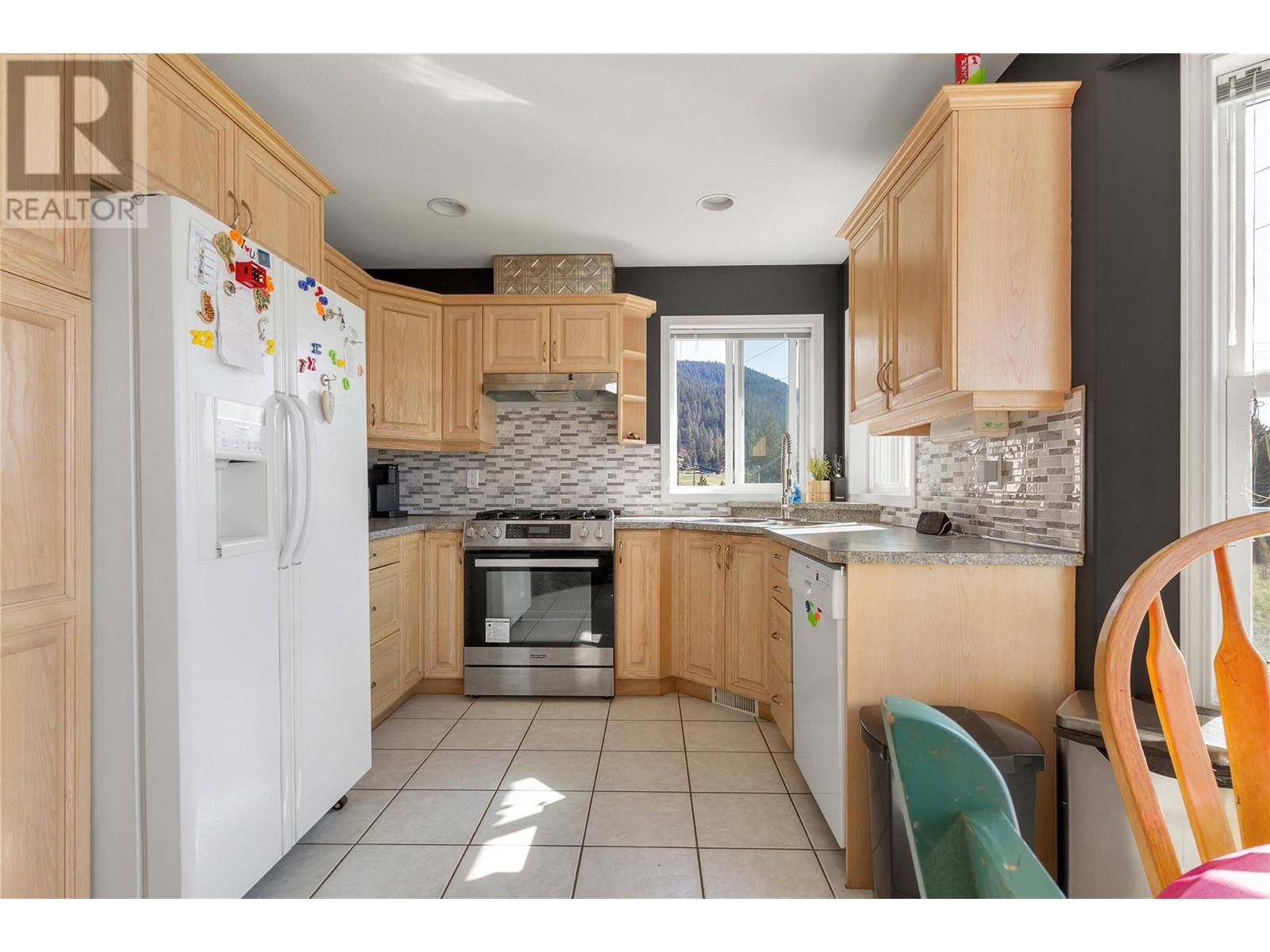 5596 Curlew Road, Vernon, British Columbia  V1B 3J8 - Photo 28 - 10346589