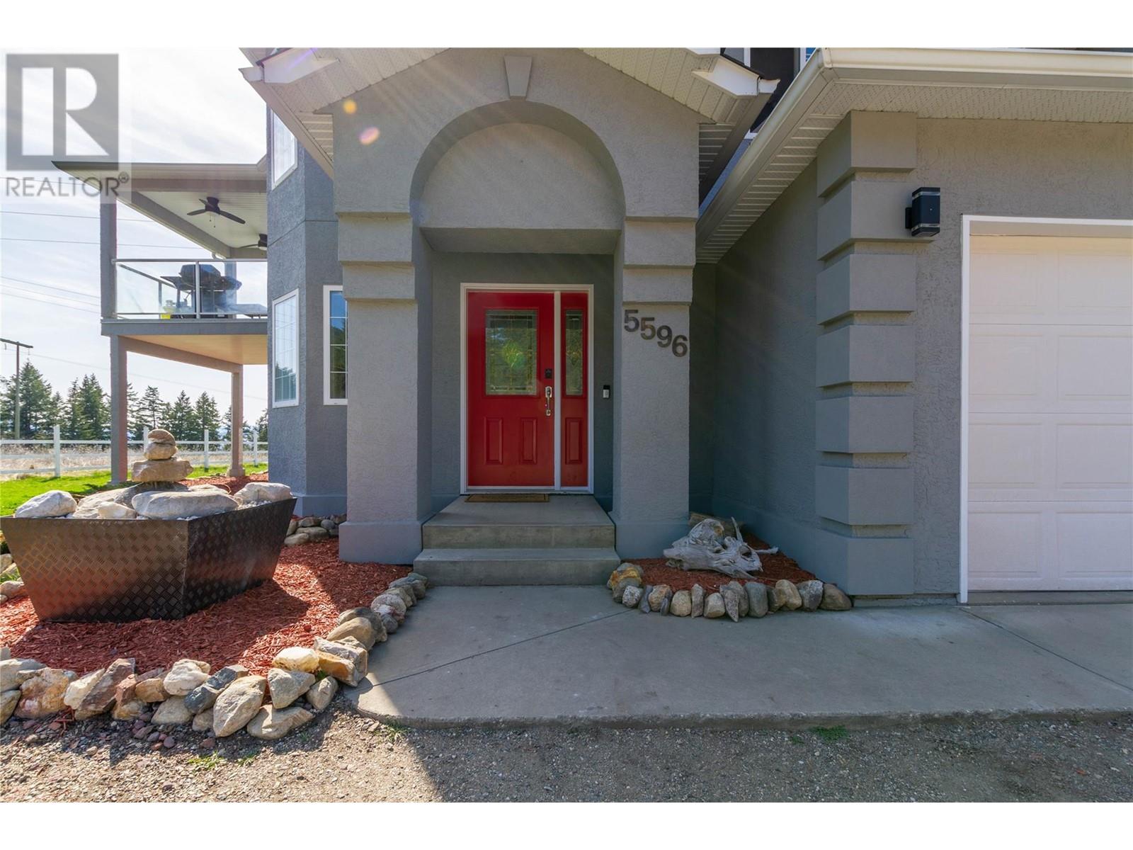 5596 Curlew Road, Vernon, British Columbia  V1B 3J8 - Photo 4 - 10346589