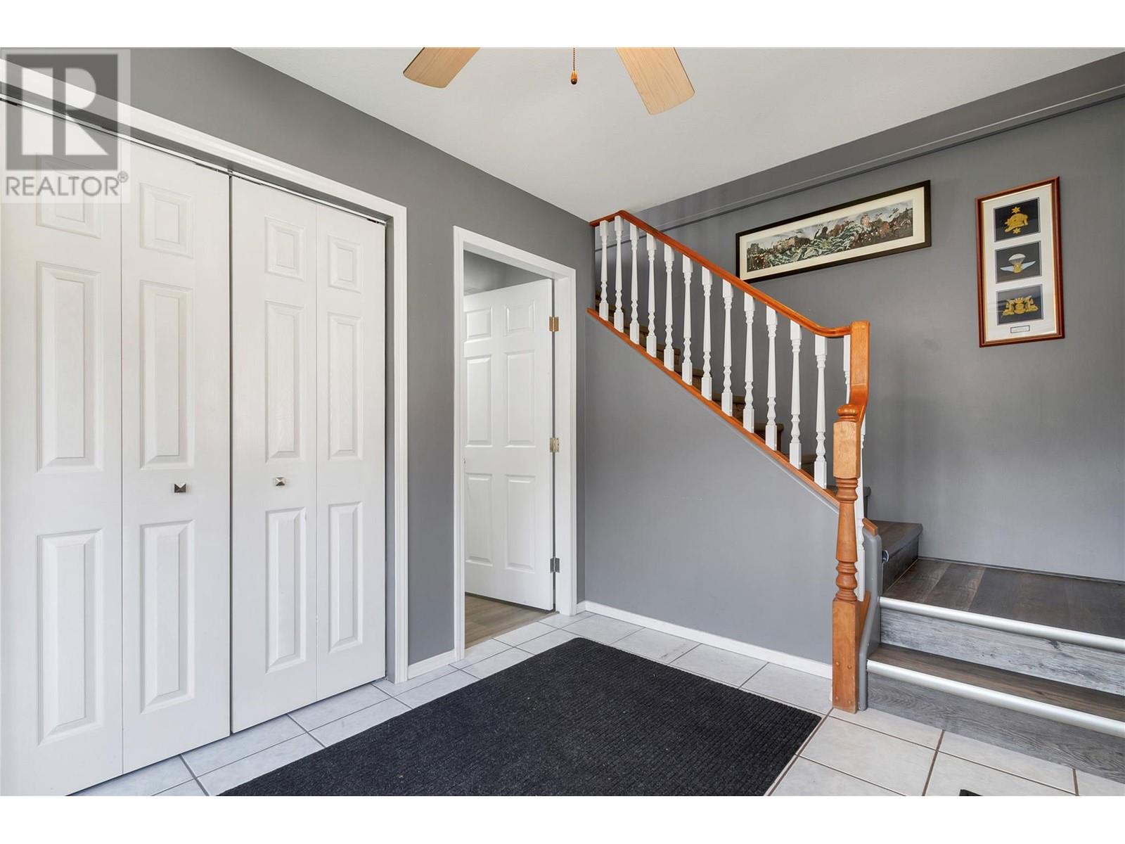 5596 Curlew Road, Vernon, British Columbia  V1B 3J8 - Photo 9 - 10346589