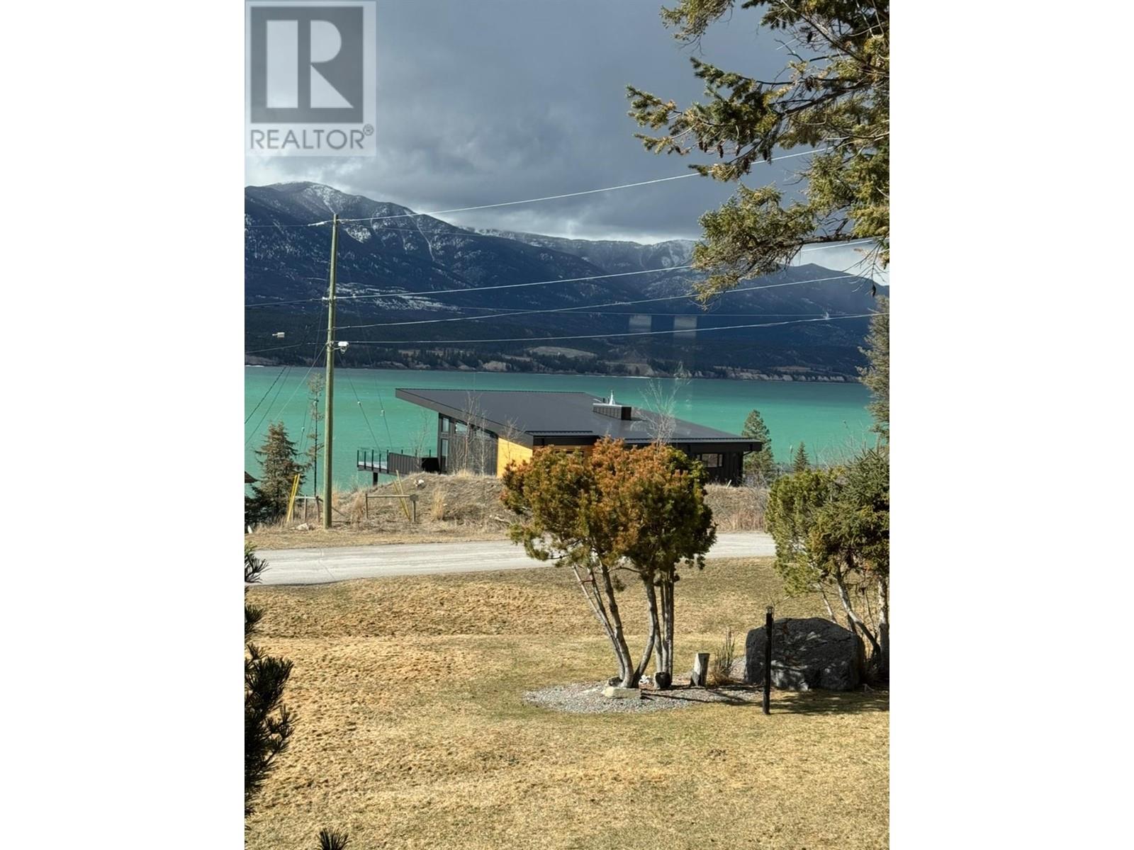 8380 Richardson Crescent, Canal Flats, British Columbia  V0B 1B0 - Photo 1 - 10346587