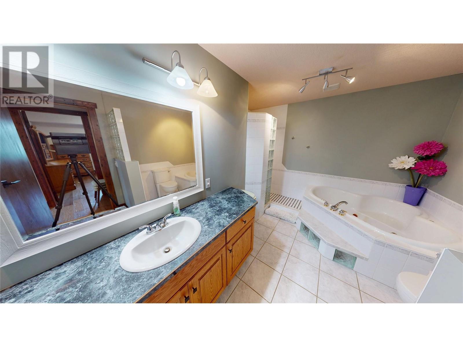 8380 Richardson Crescent, Canal Flats, British Columbia  V0B 1B0 - Photo 23 - 10346587