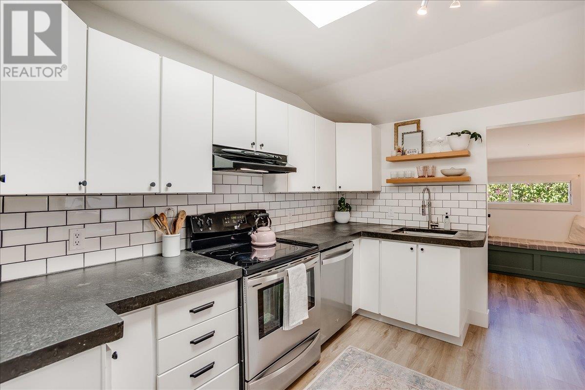 313 Latimer Street, Nelson, British Columbia  V1L 4T5 - Photo 13 - 10345908