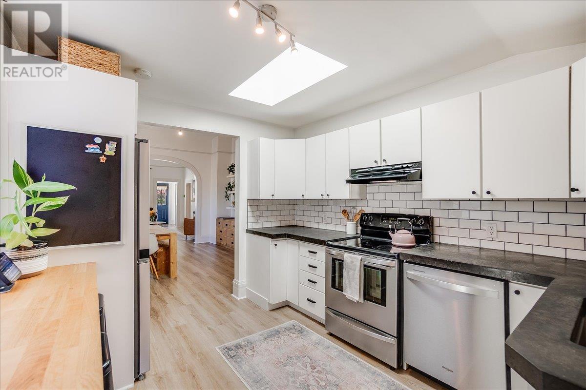 313 Latimer Street, Nelson, British Columbia  V1L 4T5 - Photo 16 - 10345908