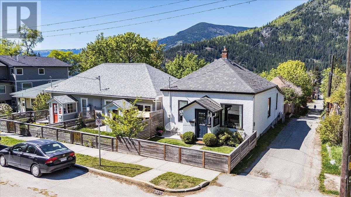 313 Latimer Street, Nelson, British Columbia  V1L 4T5 - Photo 2 - 10345908