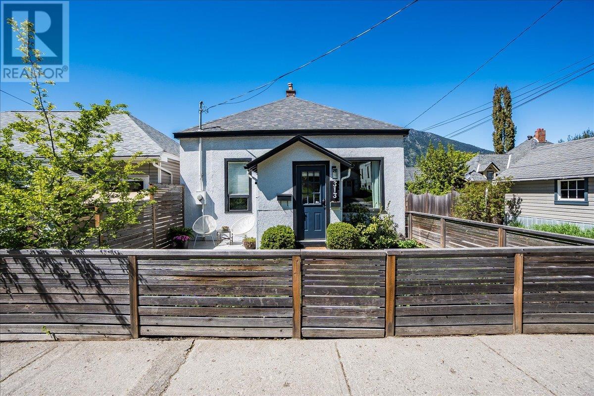 313 Latimer Street, Nelson, British Columbia  V1L 4T5 - Photo 3 - 10345908