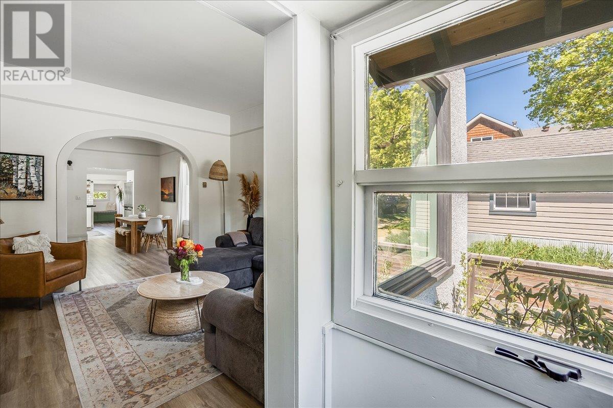 313 Latimer Street, Nelson, British Columbia  V1L 4T5 - Photo 4 - 10345908