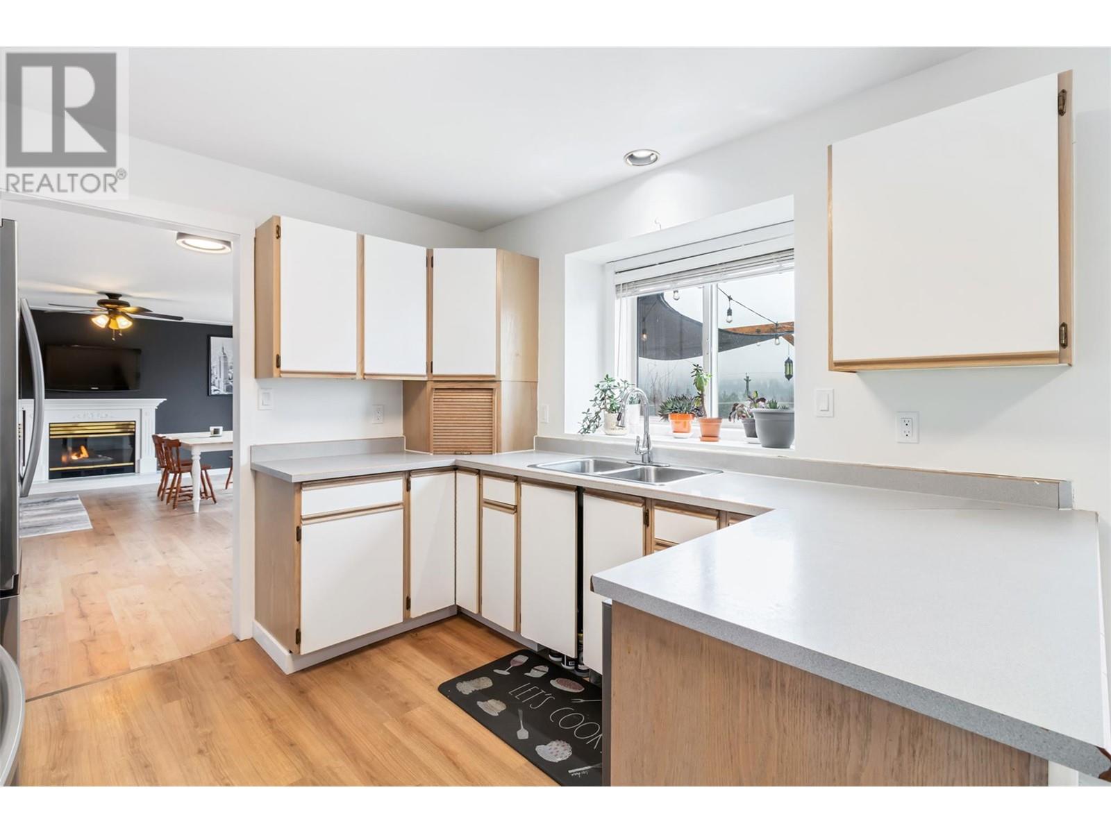 2096 Shamrock Drive, West Kelowna, British Columbia  V4T 1T8 - Photo 4 - 10345190