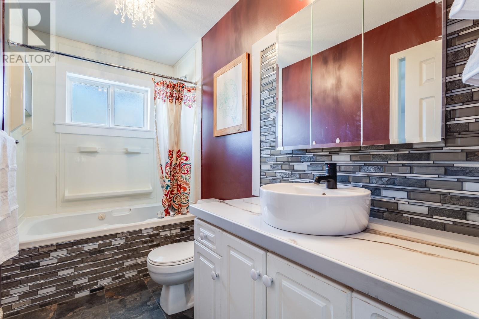 10434 Columbia Way, Vernon, British Columbia  V1H 2B5 - Photo 16 - 10344816