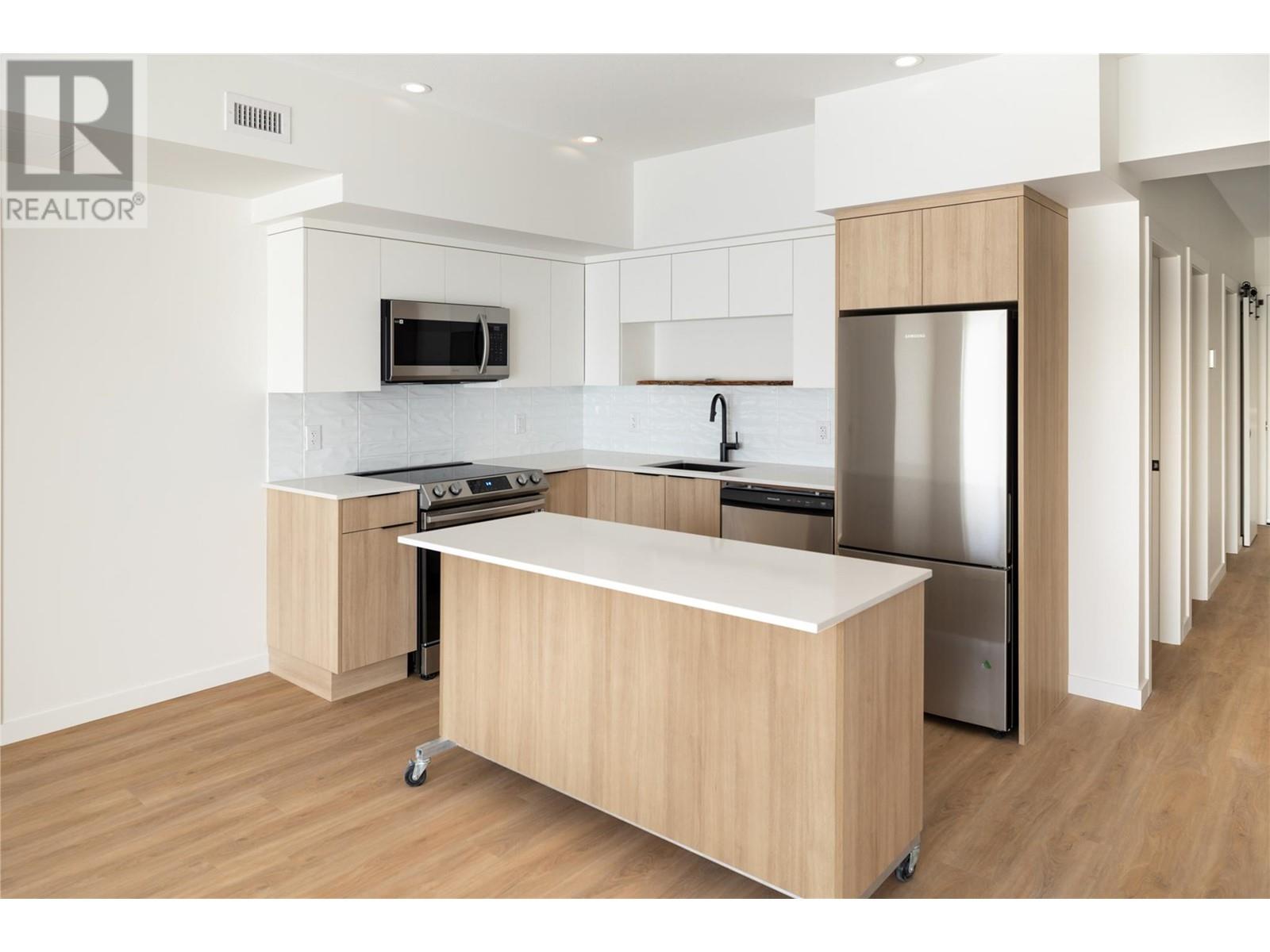604 Cawston Avenue Unit# 415, Kelowna, British Columbia  V1Y 6Z4 - Photo 3 - 10346830