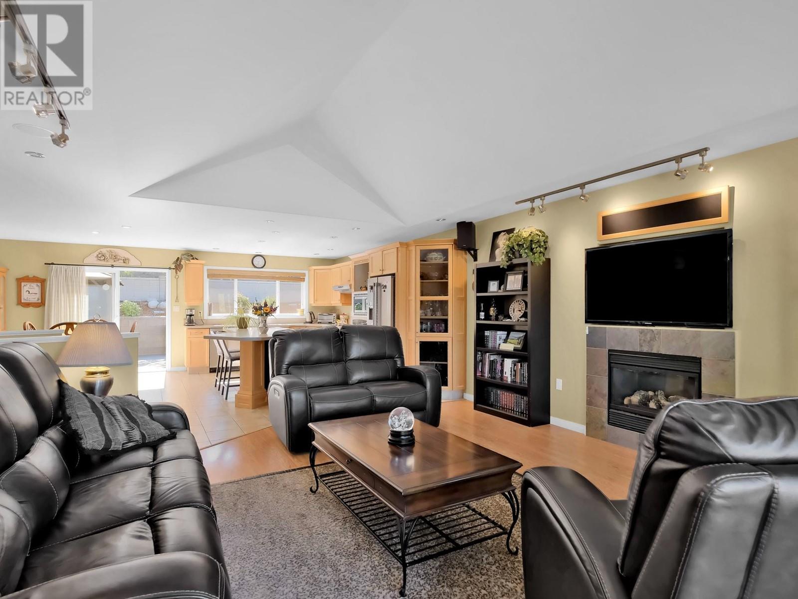695 Pineview Road Unit# 102, Penticton, British Columbia  V2A 7S8 - Photo 8 - 10346807