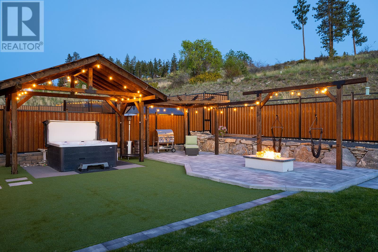 443 Redtail Court, Kelowna, British Columbia  V1W 0B1 - Photo 2 - 10345707