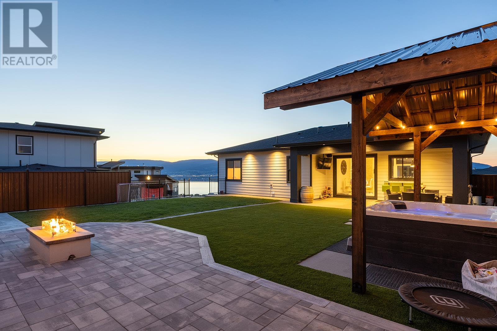 443 Redtail Court, Kelowna, British Columbia  V1W 0B1 - Photo 4 - 10345707
