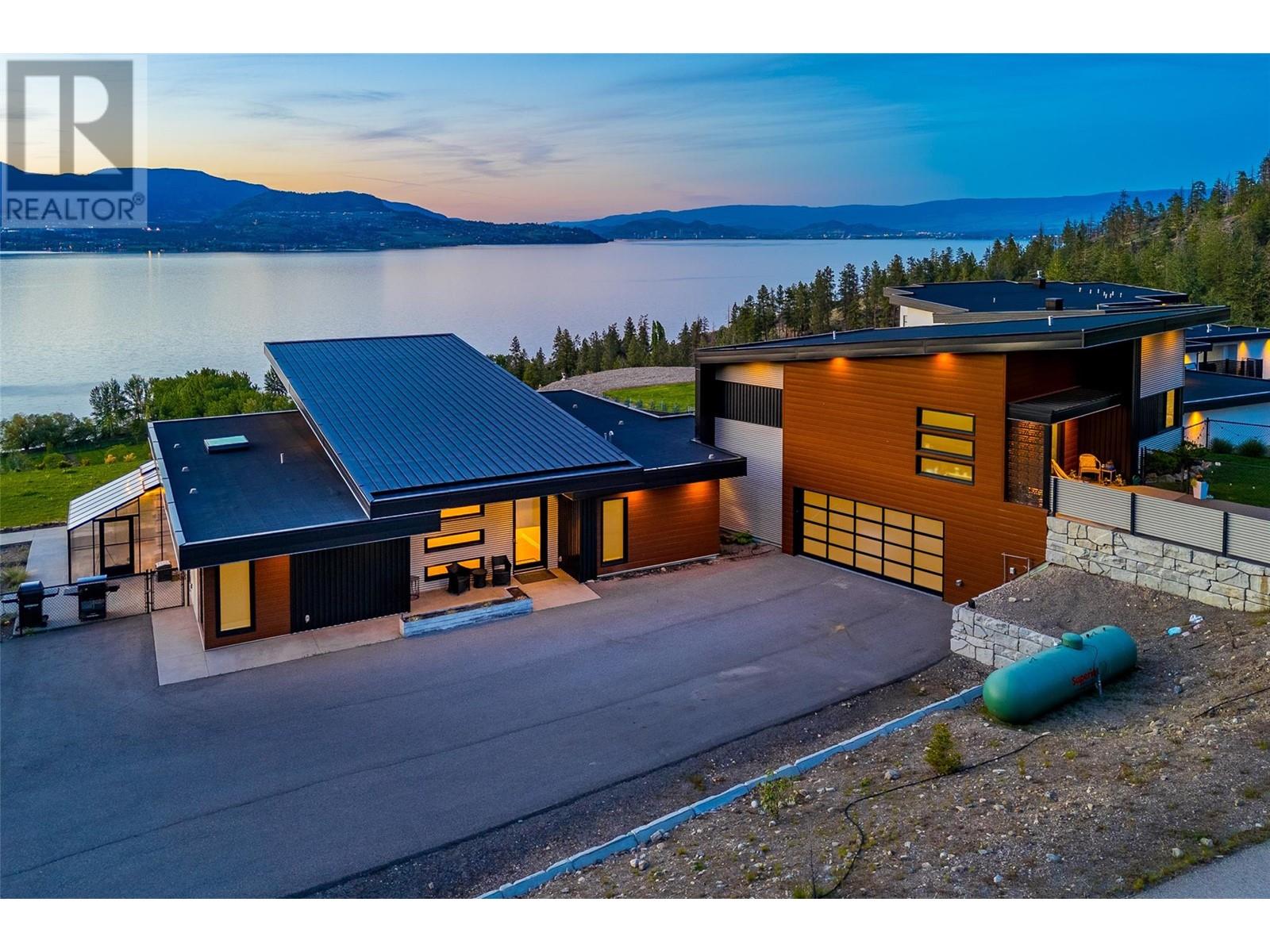 6101 Lakeshore Road, Kelowna, British Columbia  V1W 4J5 - Photo 1 - 10344387