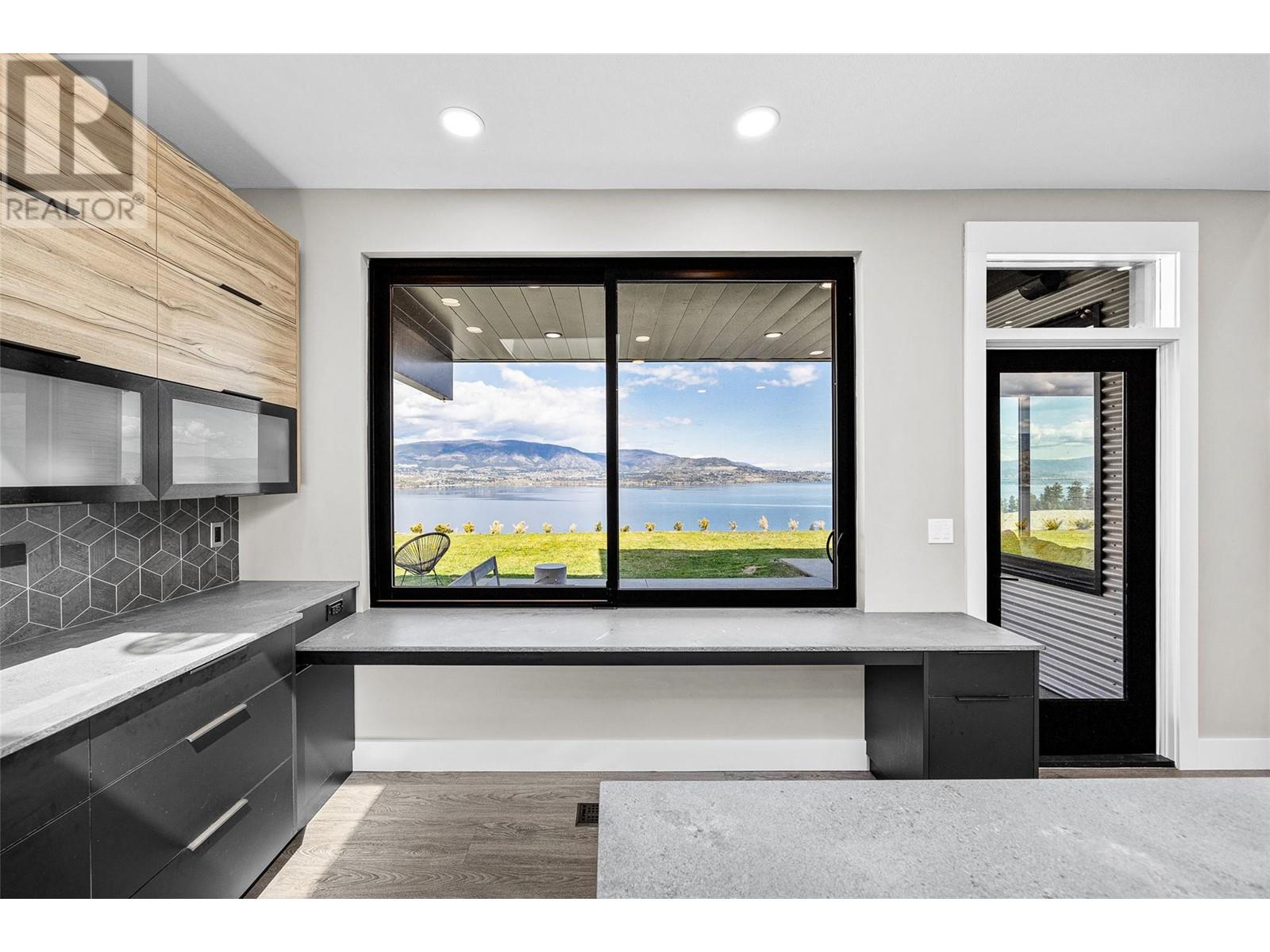 6101 Lakeshore Road, Kelowna, British Columbia  V1W 4J5 - Photo 15 - 10344387