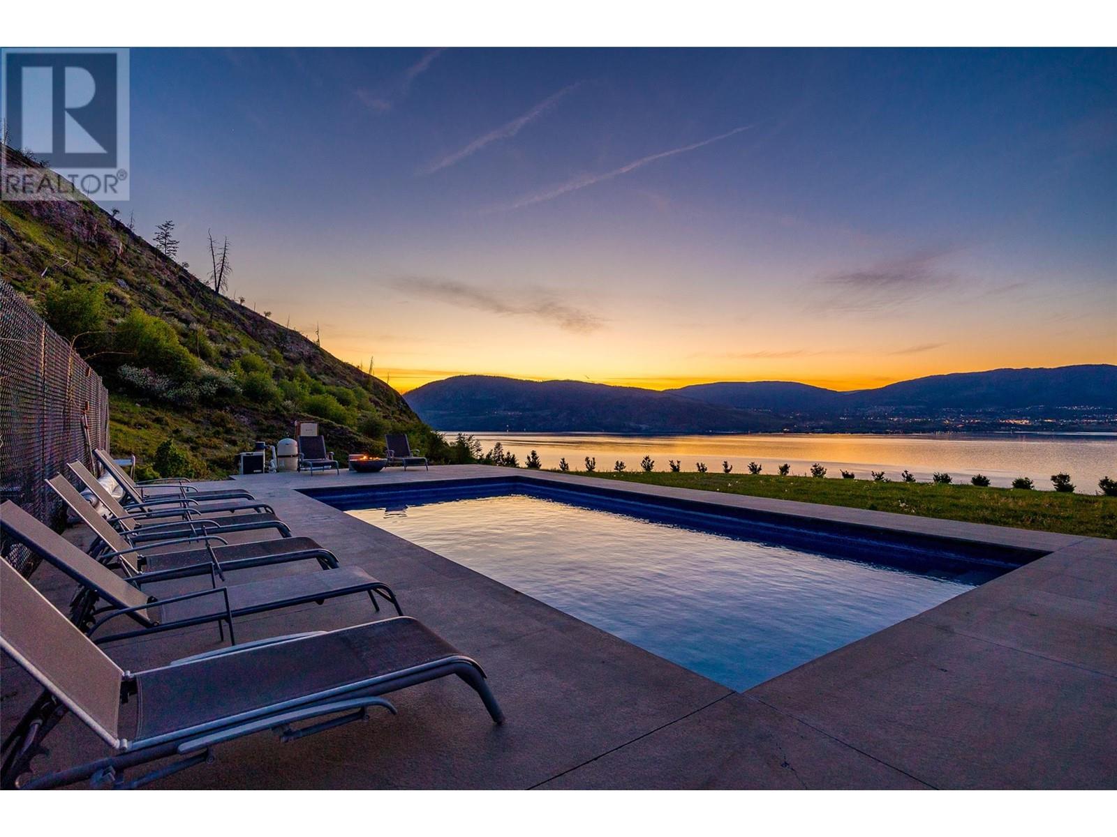 6101 Lakeshore Road, Kelowna, British Columbia  V1W 4J5 - Photo 2 - 10344387