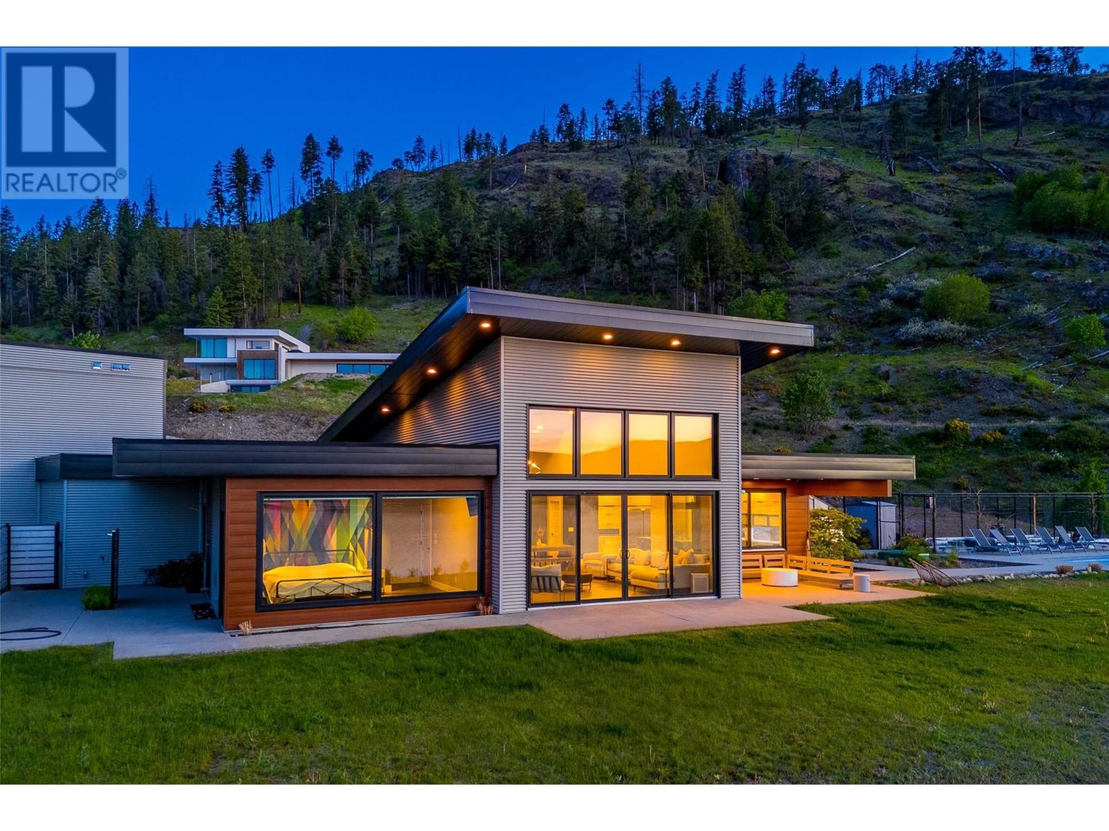 6101 Lakeshore Road, Kelowna, British Columbia  V1W 4J5 - Photo 4 - 10344387