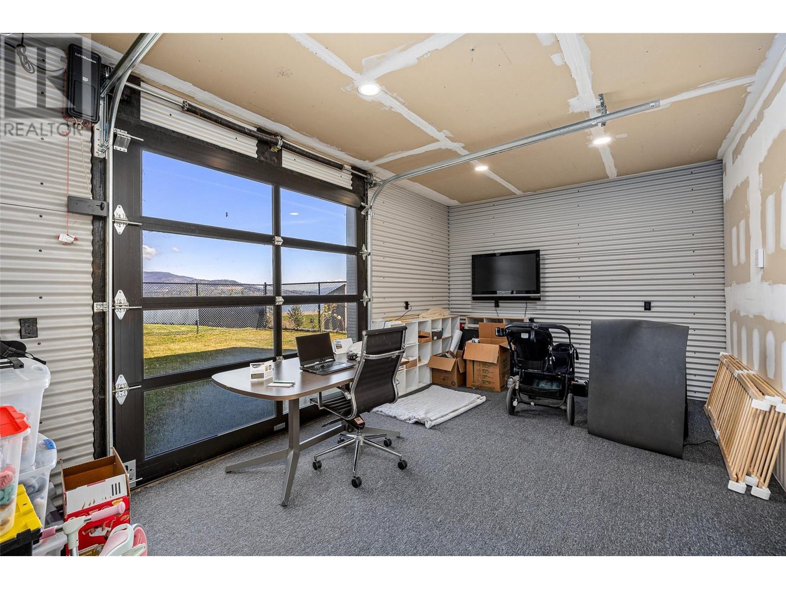 6101 Lakeshore Road, Kelowna, British Columbia  V1W 4J5 - Photo 74 - 10344387