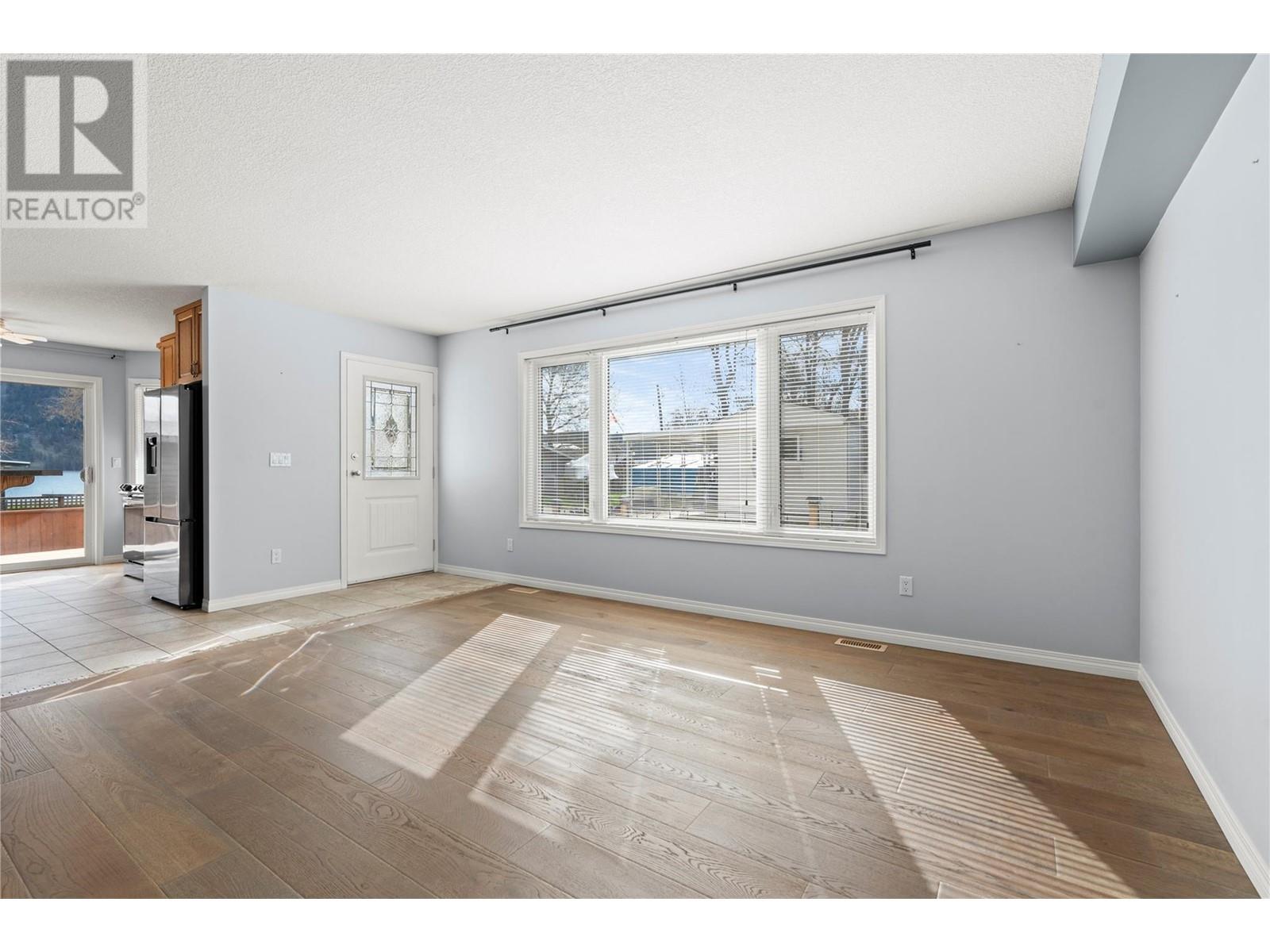 114 Elk Street, Vernon, British Columbia  V1H 2A1 - Photo 5 - 10346821