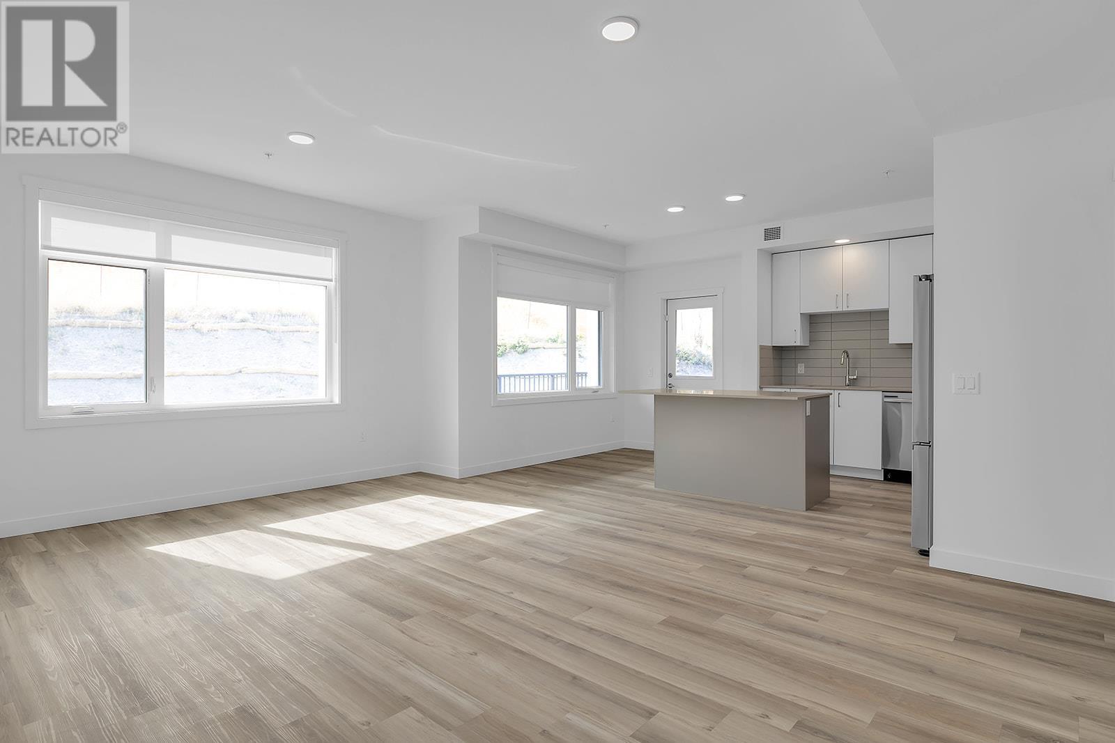 1057 Frost Road Unit# 318, Kelowna, British Columbia  V1W 0G7 - Photo 2 - 10346339