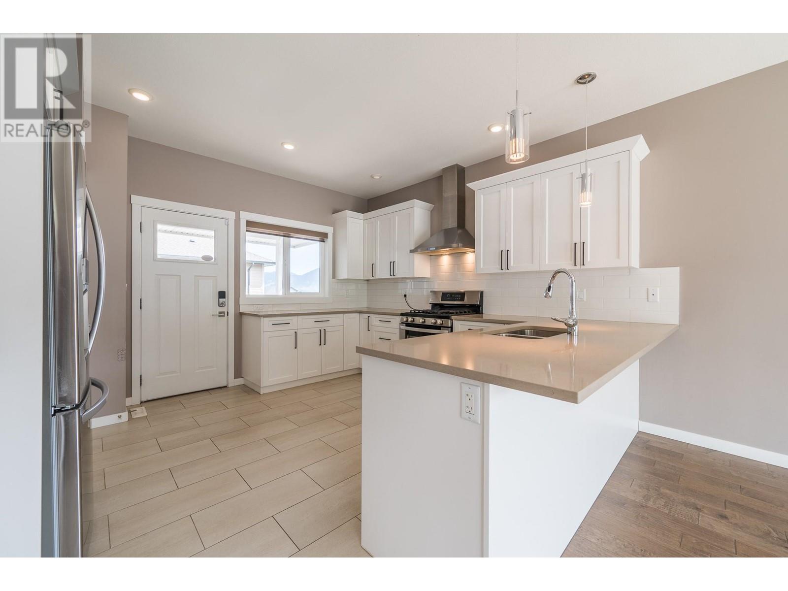 2198 Saddleback Drive, Kamloops, British Columbia  V2B 0G7 - Photo 13 - 10345364