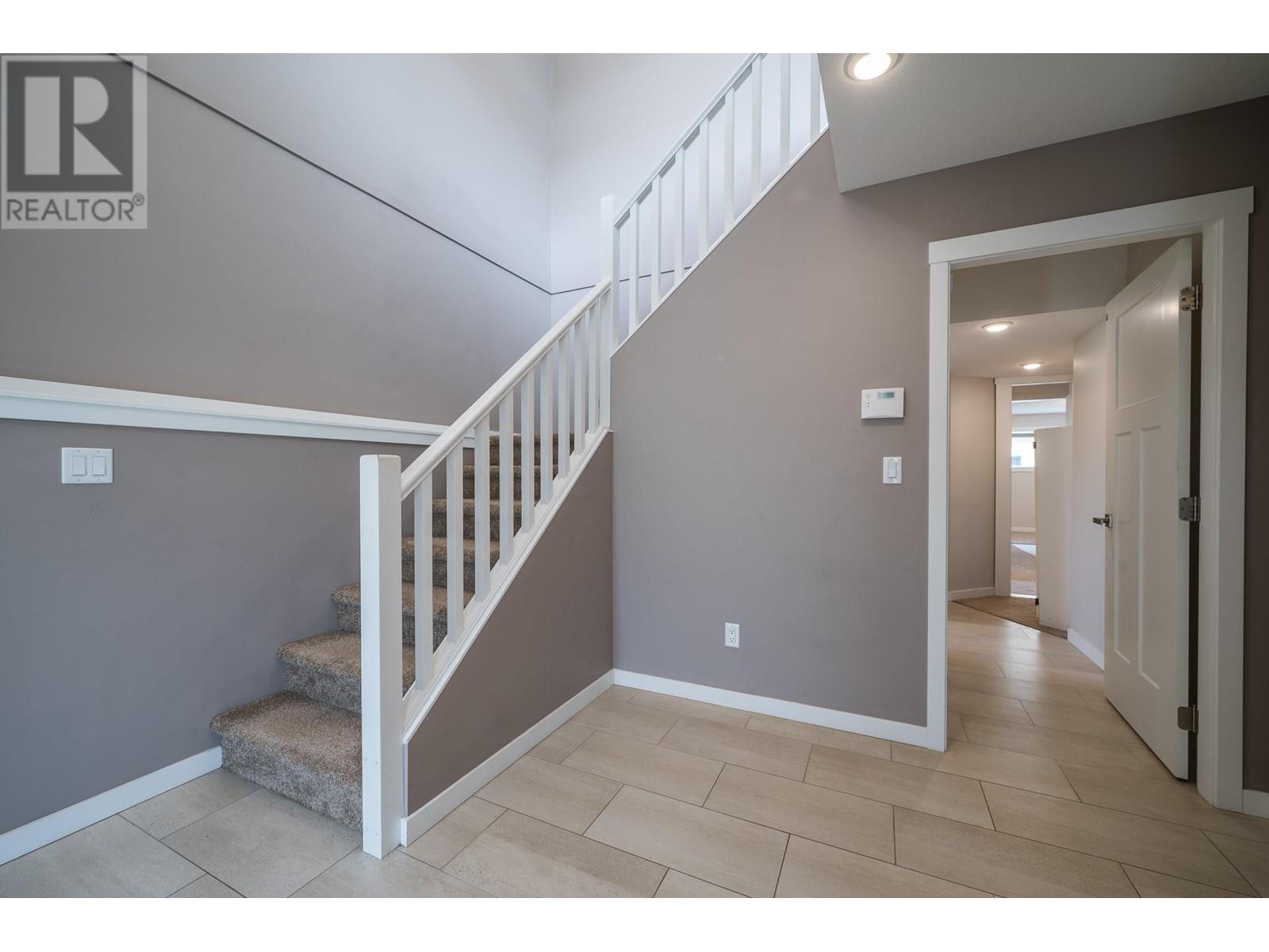 2198 Saddleback Drive, Kamloops, British Columbia  V2B 0G7 - Photo 6 - 10345364