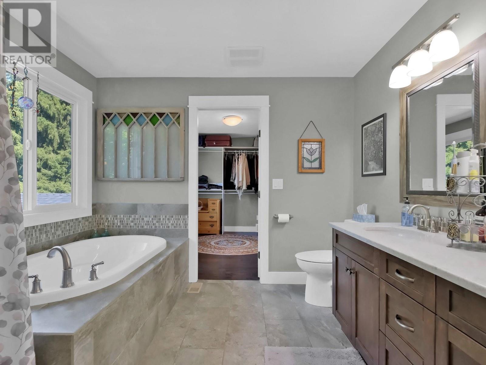 684 Thorneloe Road, Kelowna, British Columbia  V1W 4P6 - Photo 54 - 10346711