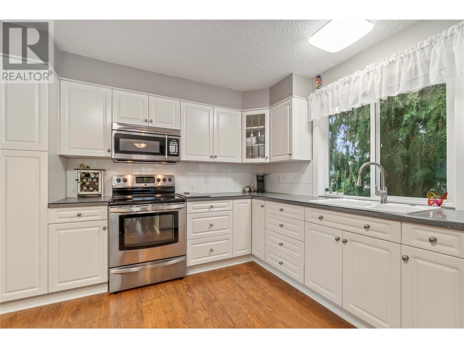 930 Hickory Road, Kelowna, British Columbia  V1X 4K7 - Photo 8 - 10346584