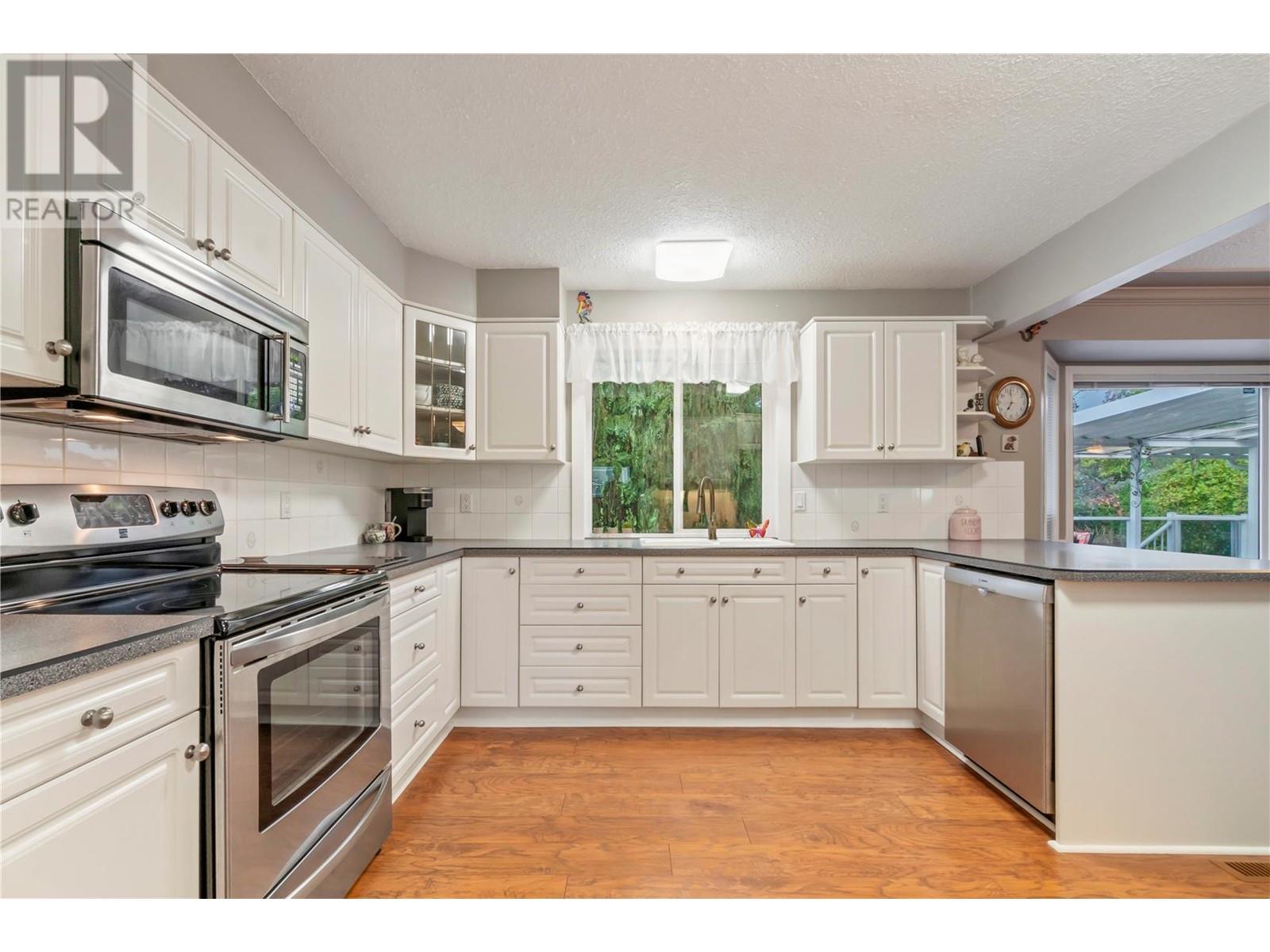 930 Hickory Road, Kelowna, British Columbia  V1X 4K7 - Photo 9 - 10346584